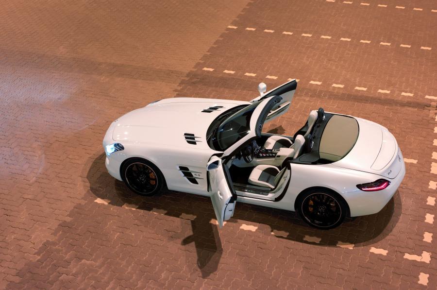  Mercedes-Benz SLS AMG Roadster 2012 года  (фото 24 из 198)